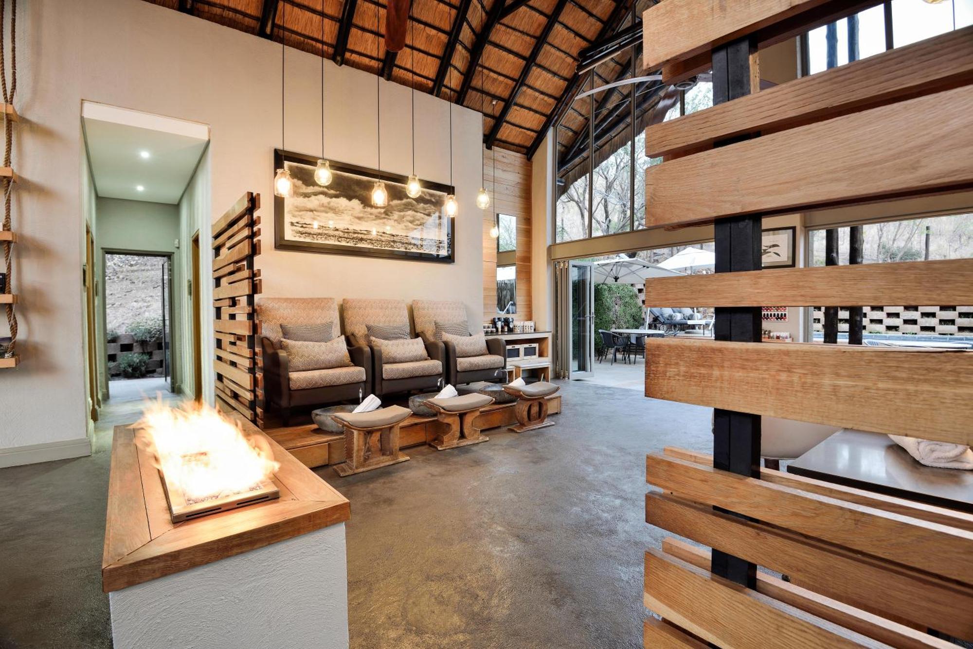 บาคูบุงบุชลอดจ์ Hotel ลีดิก ภายนอก รูปภาพ